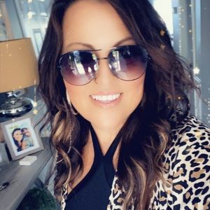 Meet your Posher, Melia